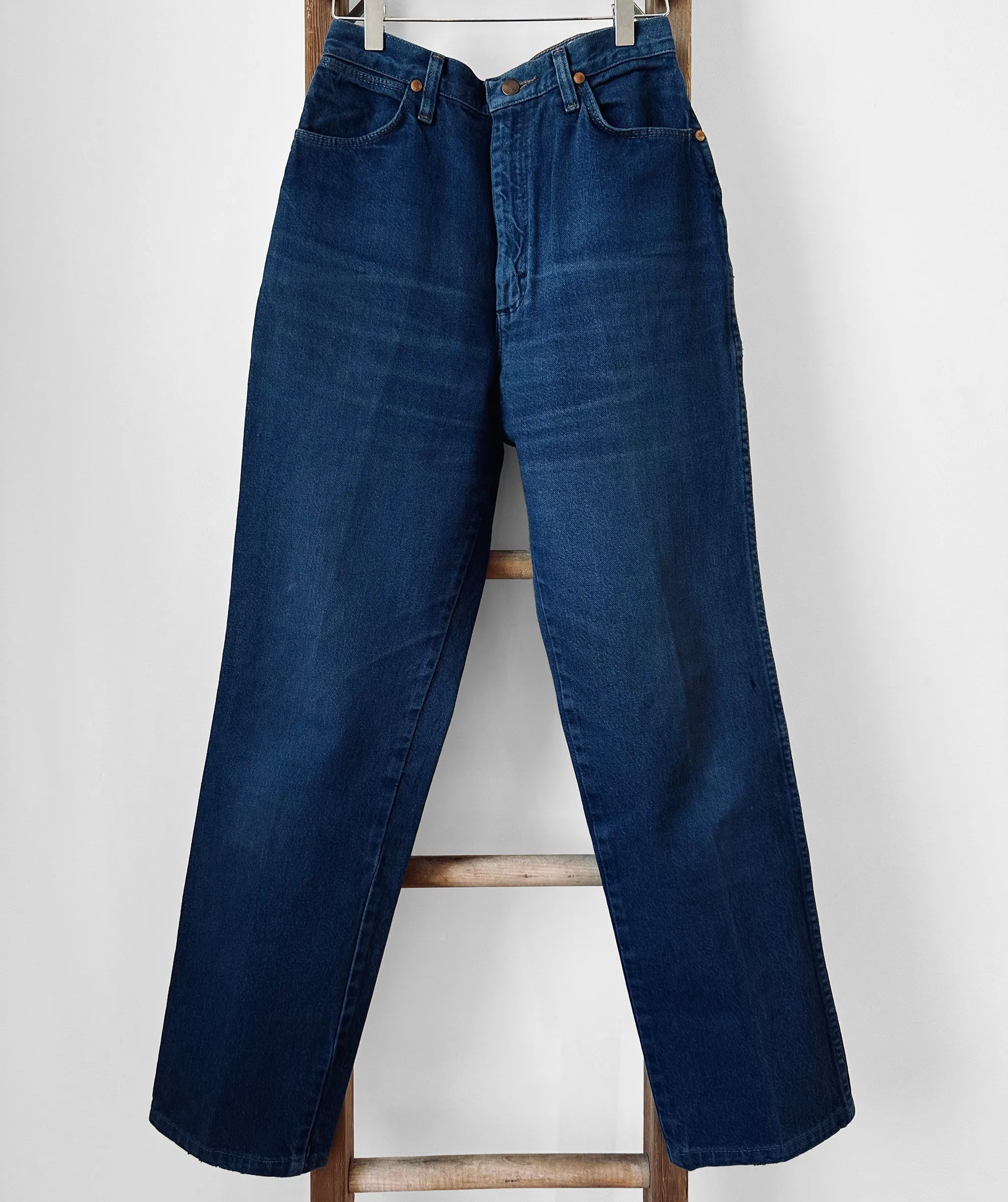 1990s Made in the USA Dark Blue Red Tab WRANGLER Straight Leg High-Waisted Mom Jeans - Waist 28
