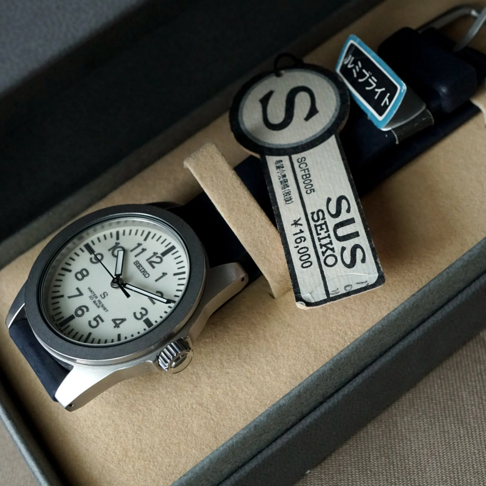 1995 SEIKO REF.7N21-0010 SUS LUM DIAL FIELD WATCH