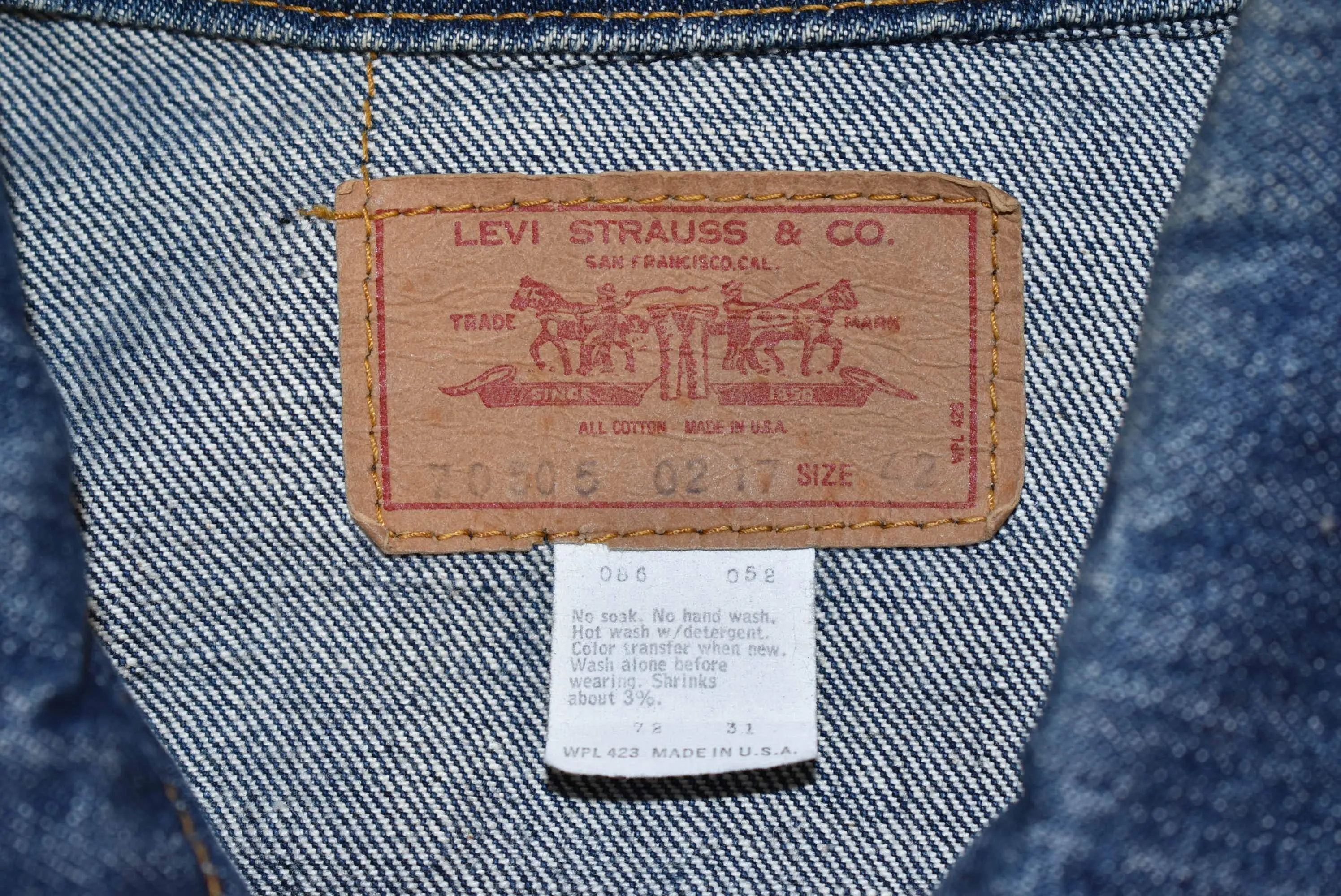 80s Levis Type 3 70505 Trucker Dark Denim Jacket Medium