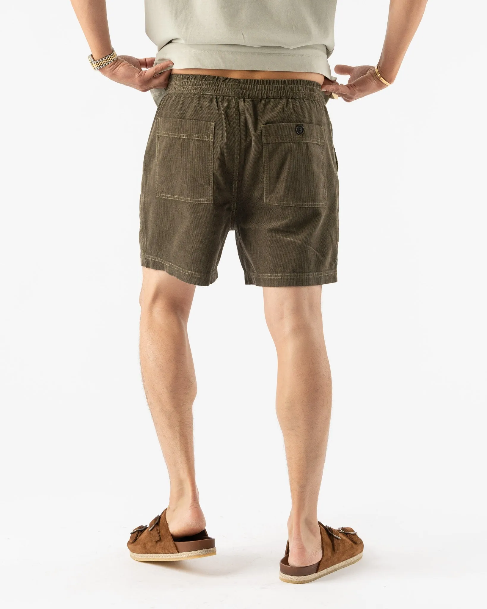 Alex Mill Pull on Short in Fine Whale Corduroy Military Olive