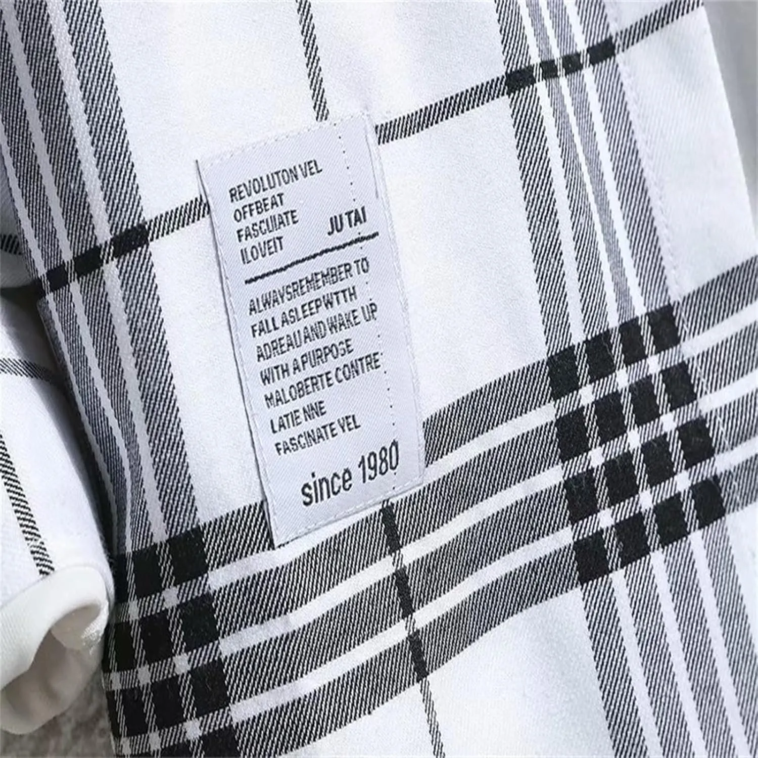 BIFUTON Mens Lightweight Flannel Shirts Long Sleeve Button Down Plaid Shirt Men Flannel Jackets for Mens Cardigan Sweater