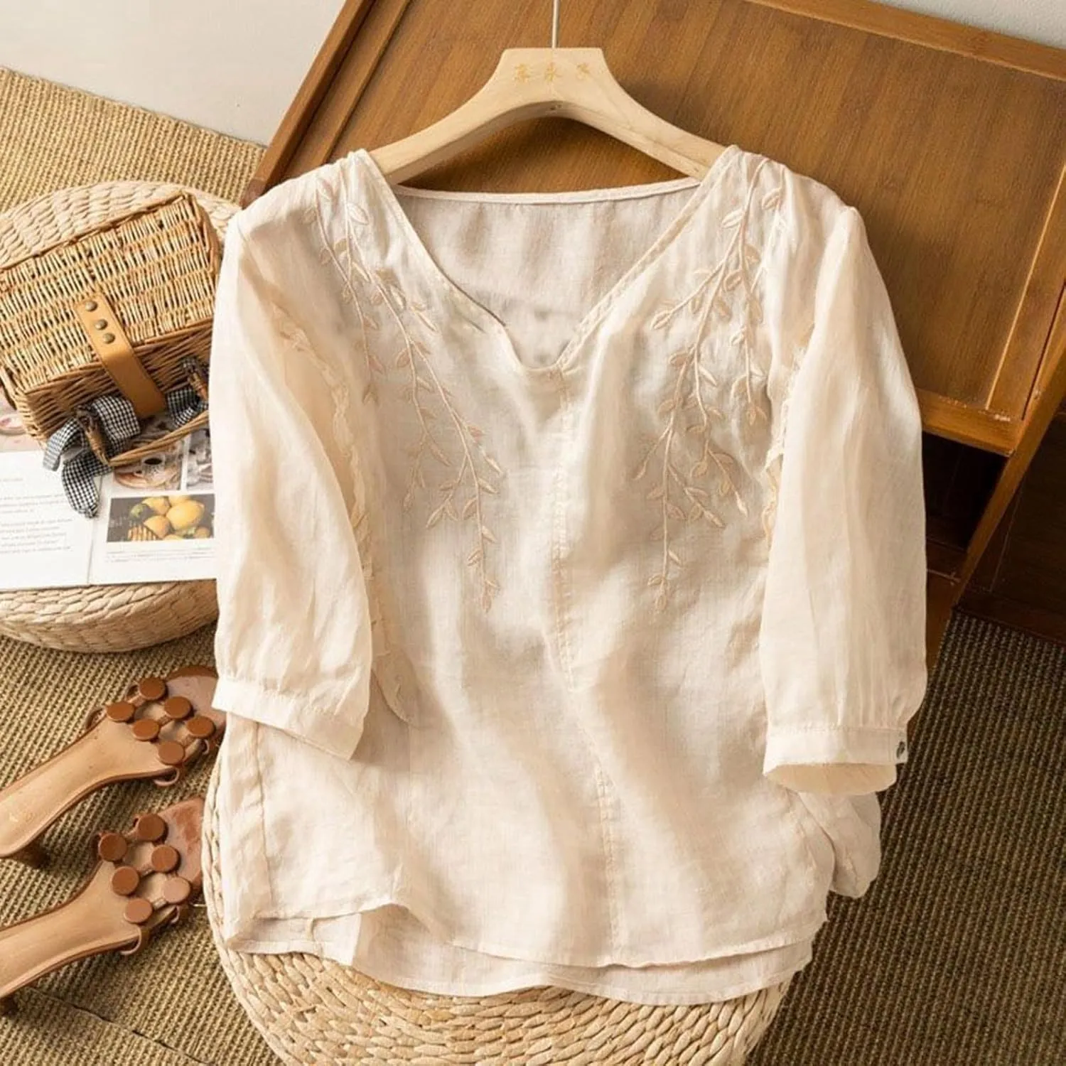 Boho Linen Shirts for Women 2025 Crew Neck Floral Retro Casual Short Sleeved Tee Shirts Loose Boho Comfy Blouses