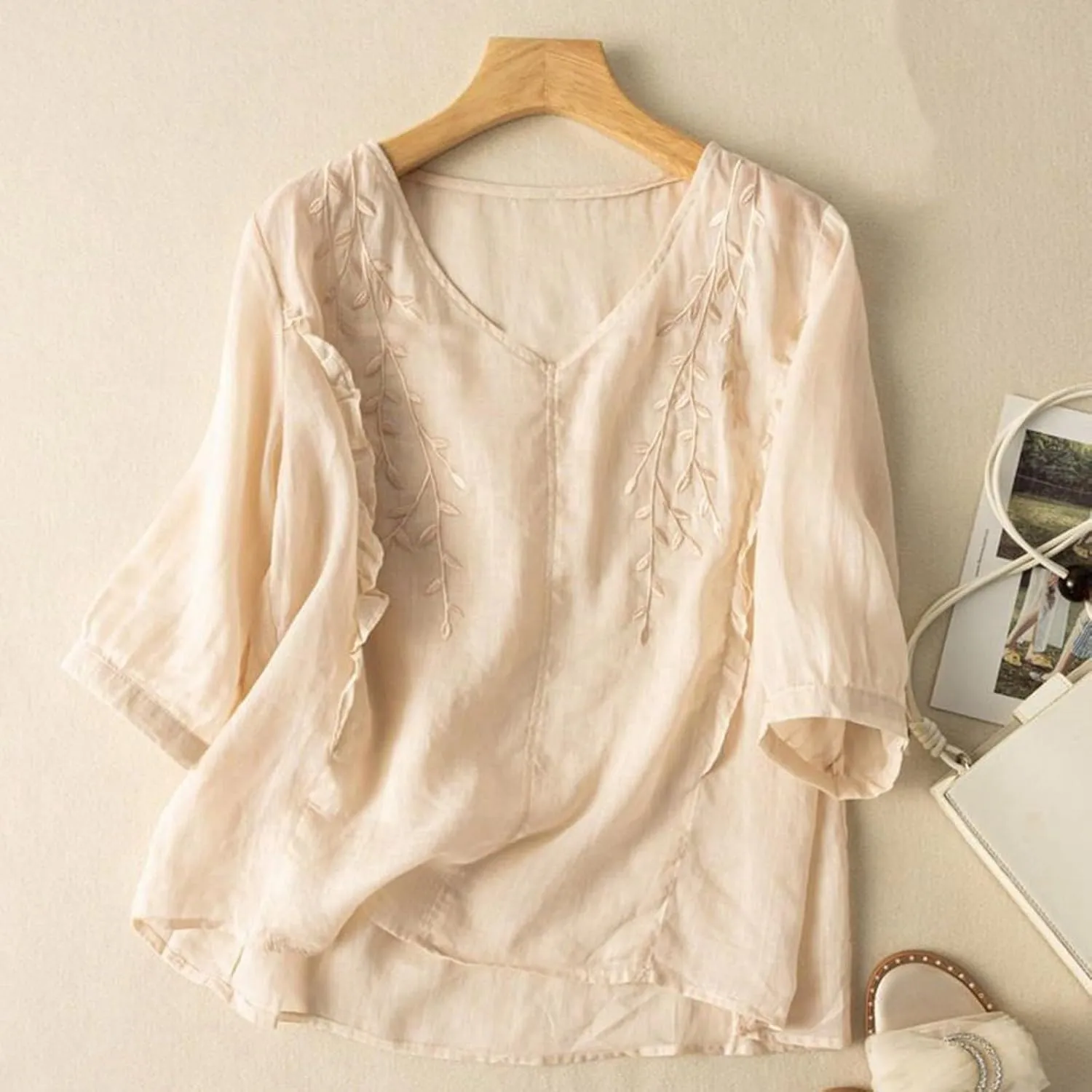 Boho Linen Shirts for Women 2025 Crew Neck Floral Retro Casual Short Sleeved Tee Shirts Loose Boho Comfy Blouses