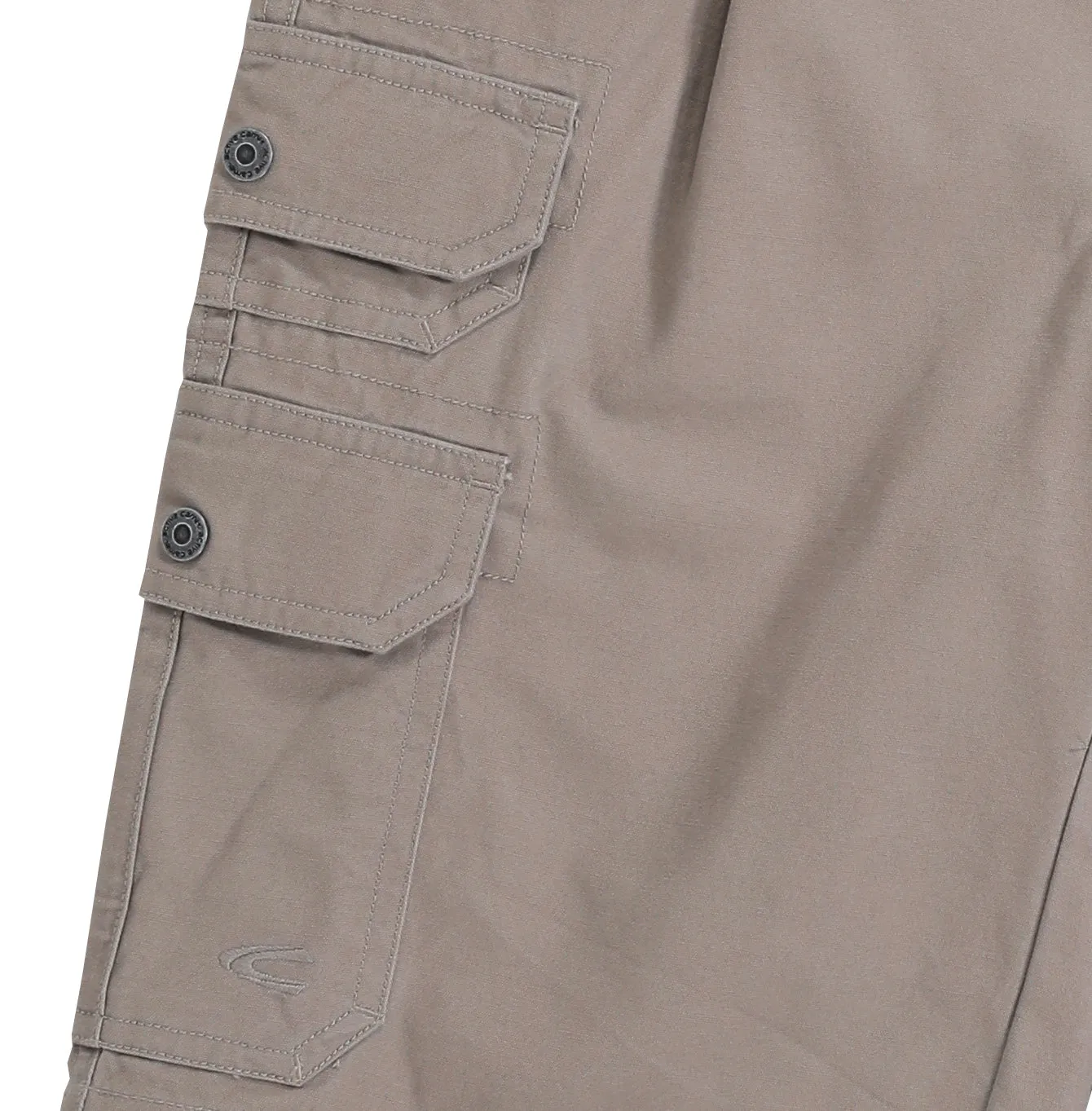 camel active Men Cargo Shorts in Regular Fit with Multipockets in 3 Colours Solid Cotton Canvas 9-303AW23CT0880
