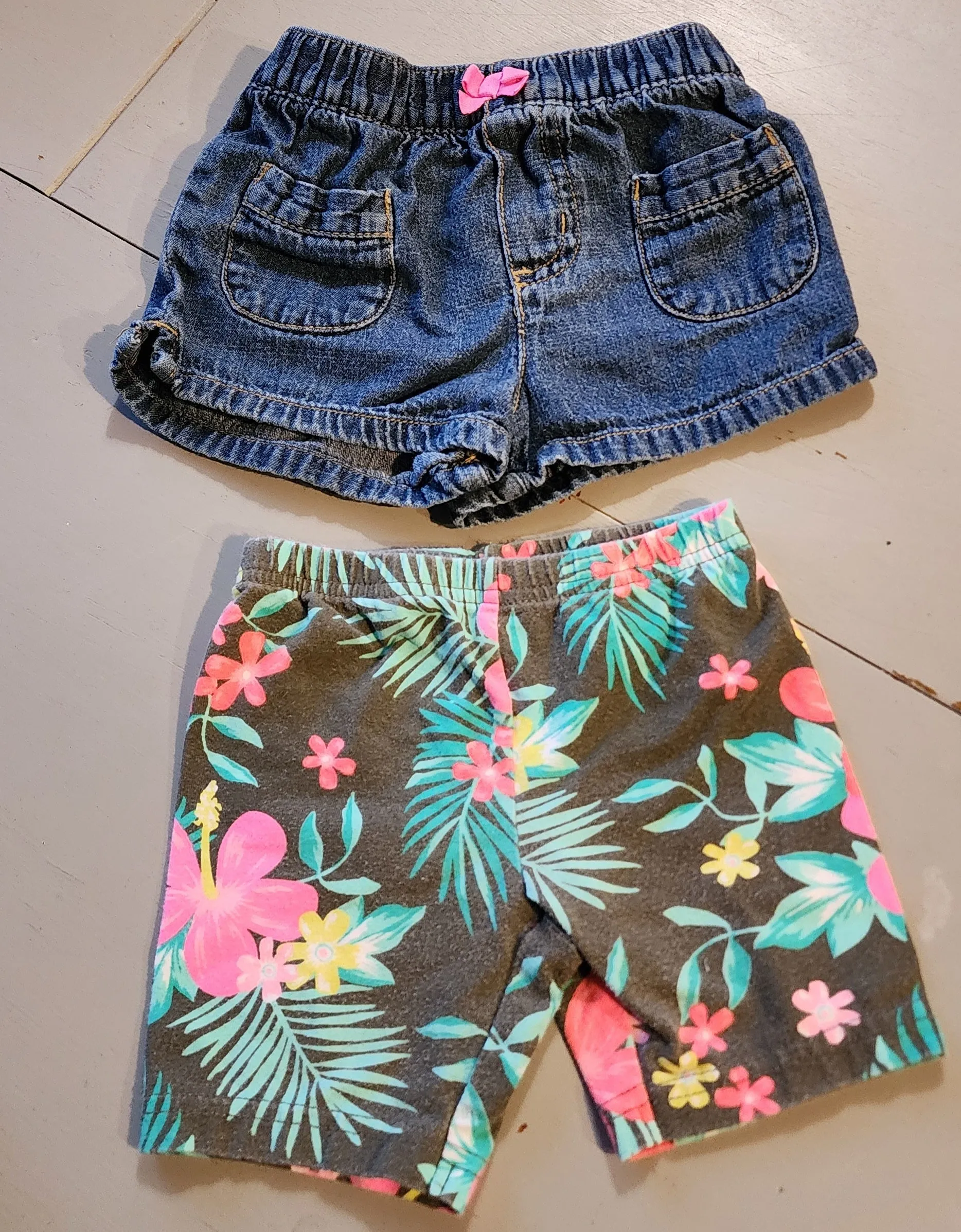 Carters denim & Hawaiian shorts - size Kids Clothing:        12 Months