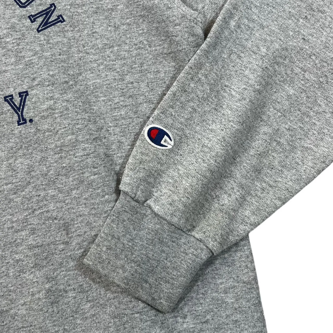 Champion GEORGE WASHINGTON UNIVERSITY College Spellout Graphic Crewneck Sweatshirt