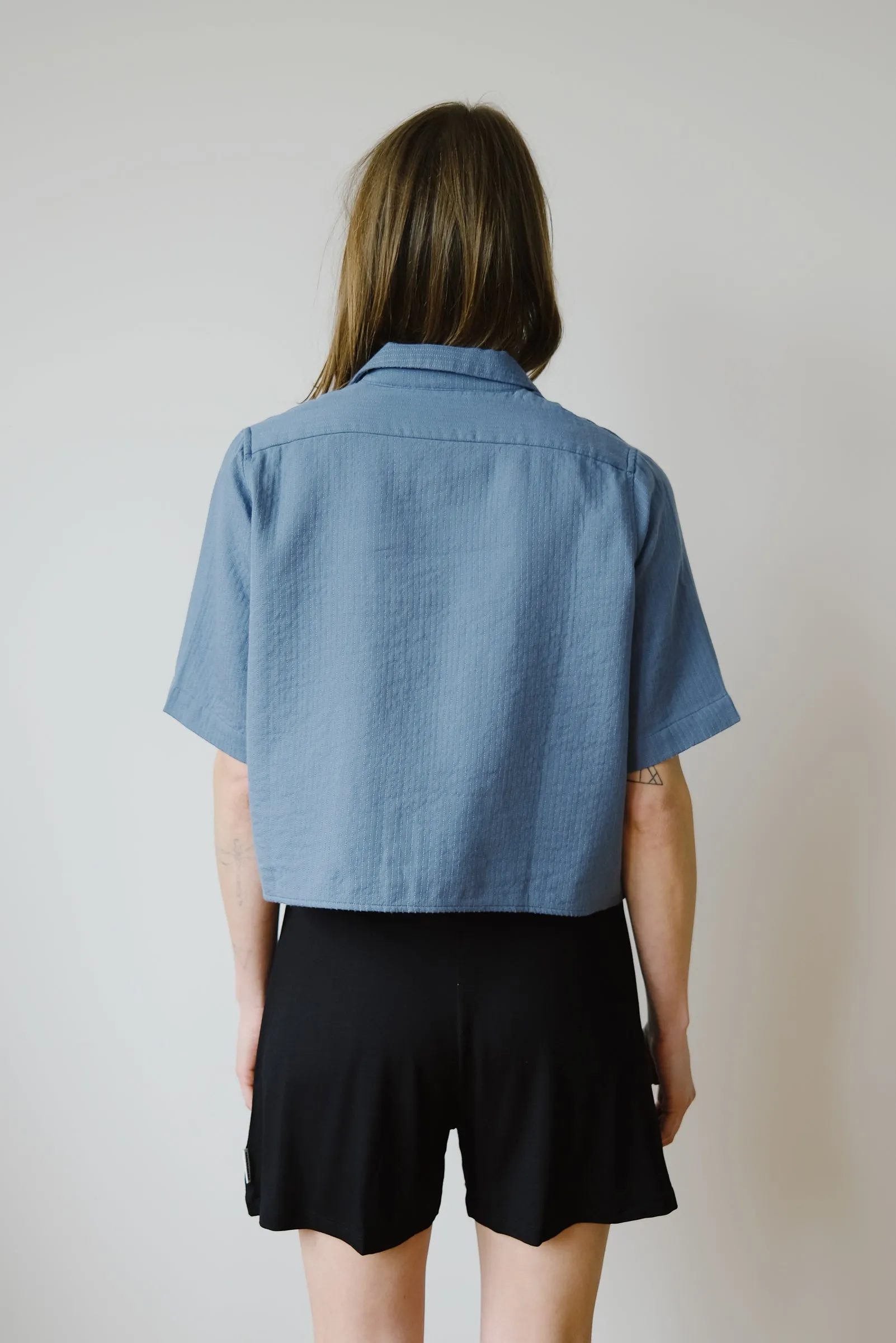 cropped cotton bowling shirt - stone blue