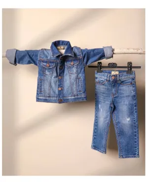 DENIM ON DENIM LOOK