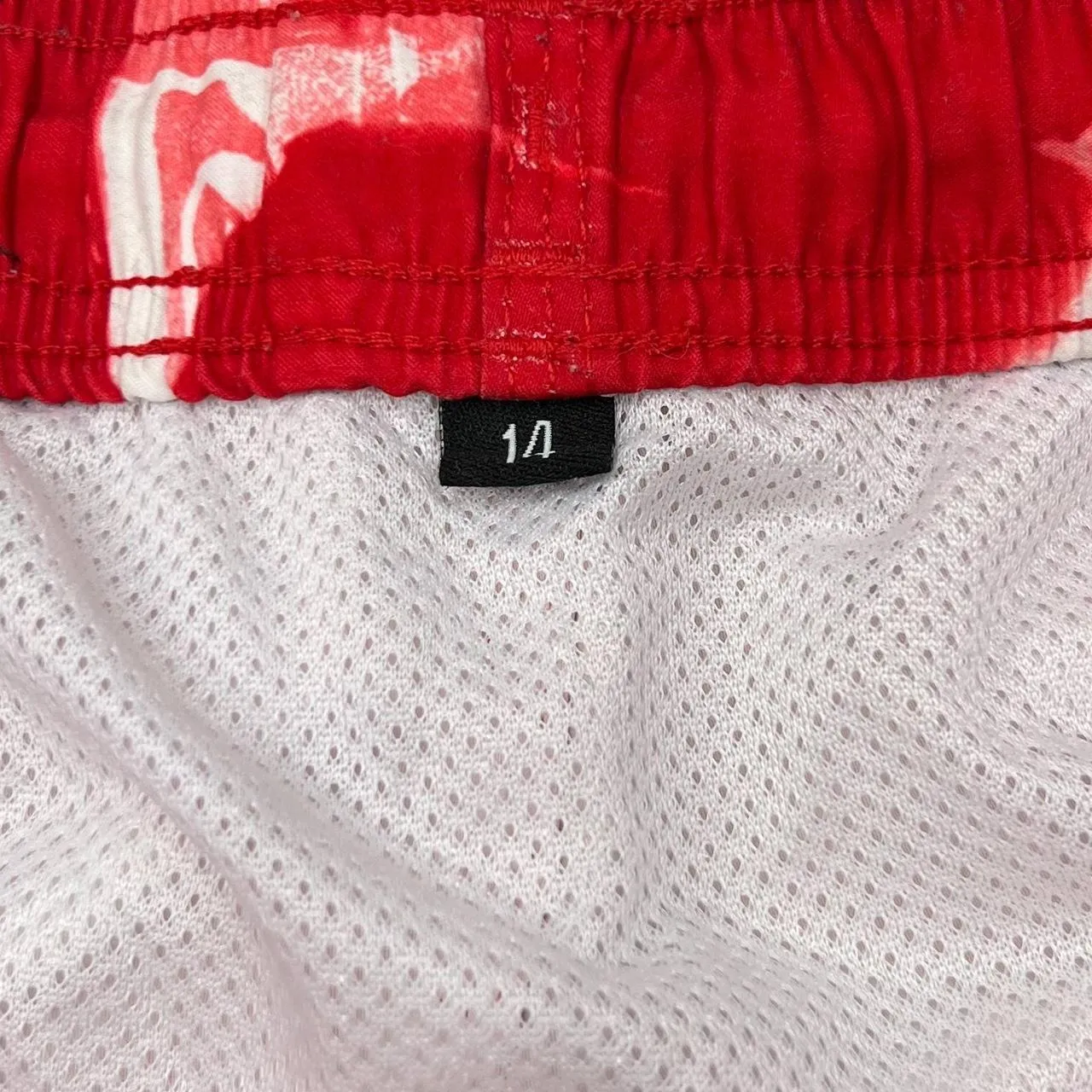Early 00’s QUIKSILVER Hawaiian Tropical Surfer Mesh Lined Board Shorts