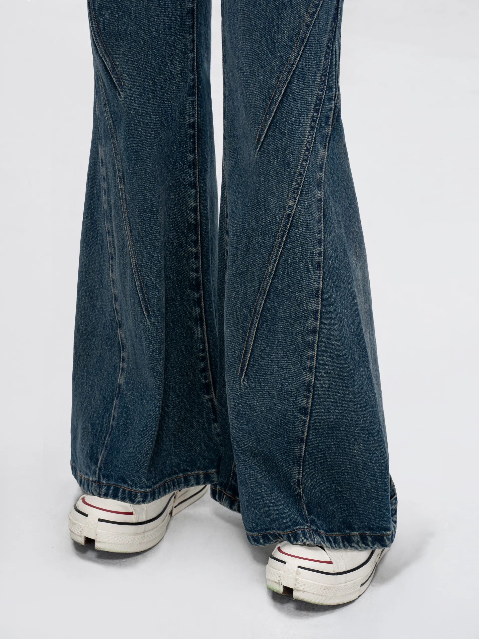 FLARED DENIM JEANS