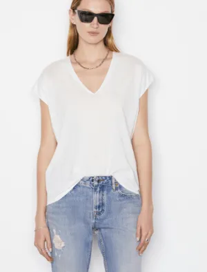 Frame Le Mid Rise V Neck Tee in Blanc