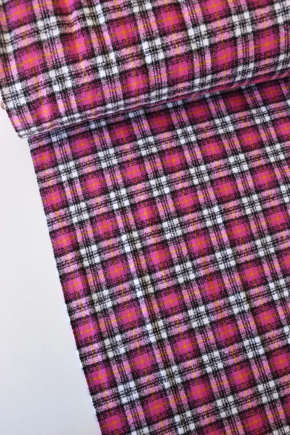 Fuchsia/Black/Ivory Plaid | Mammoth Flannel | Robert Kaufman