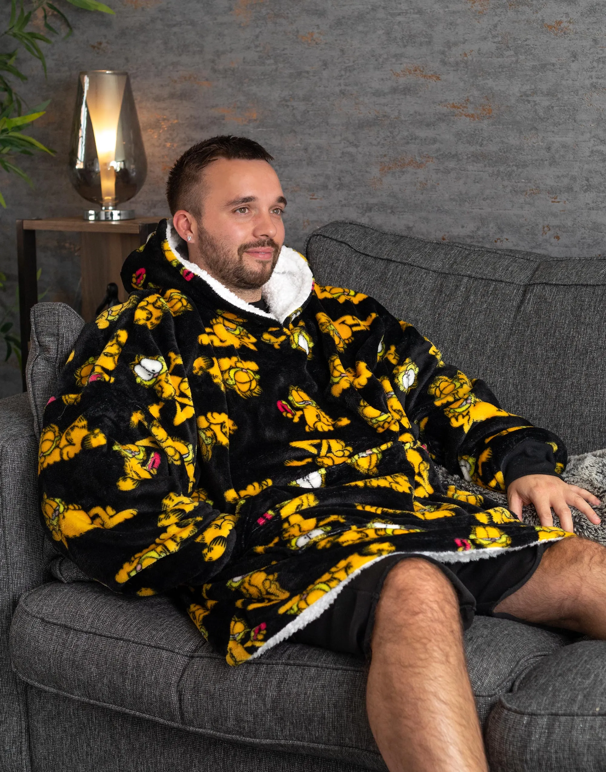 Garfield Adult 'VUddie' Oversized Blanket Hoodie
