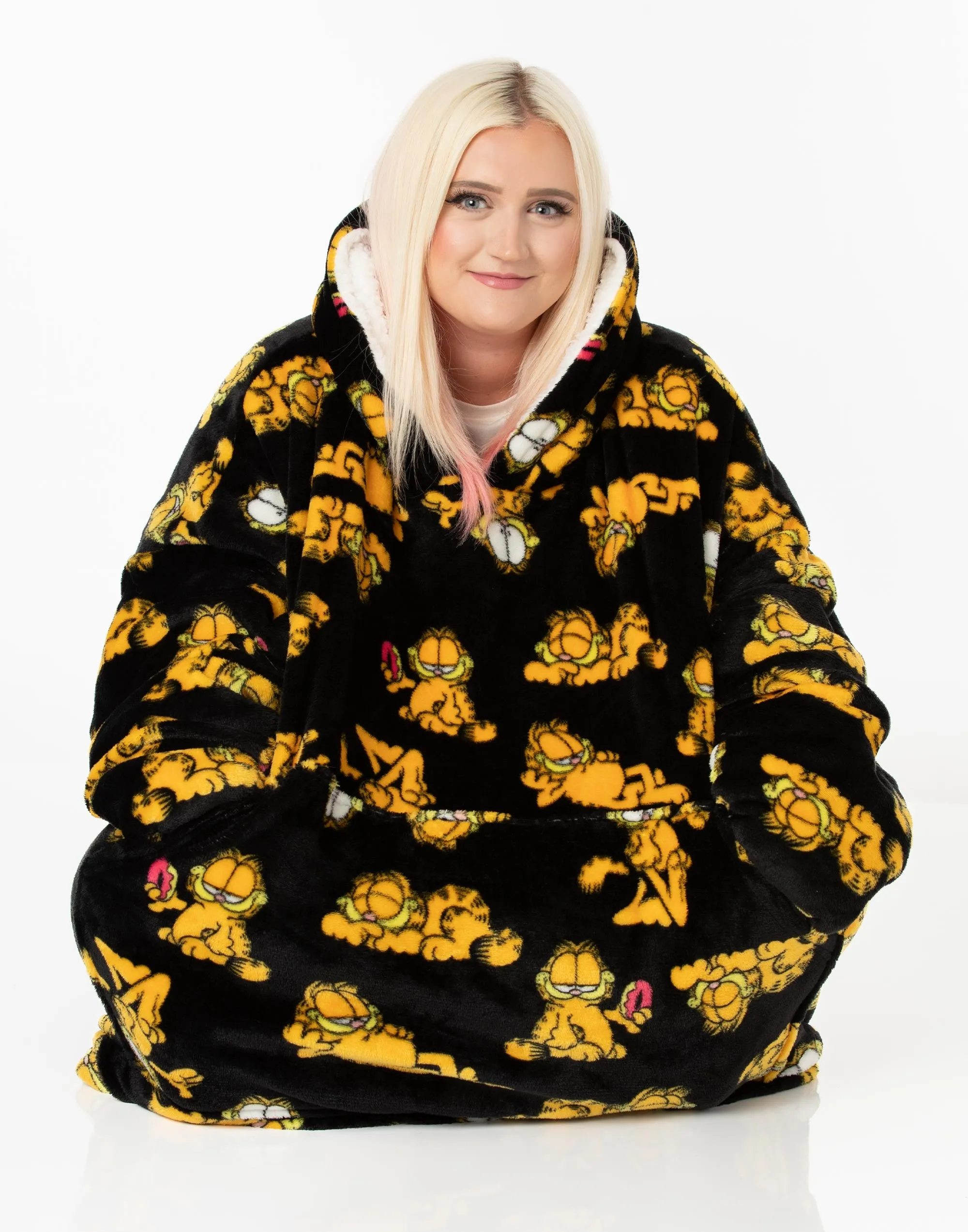 Garfield Adult 'VUddie' Oversized Blanket Hoodie