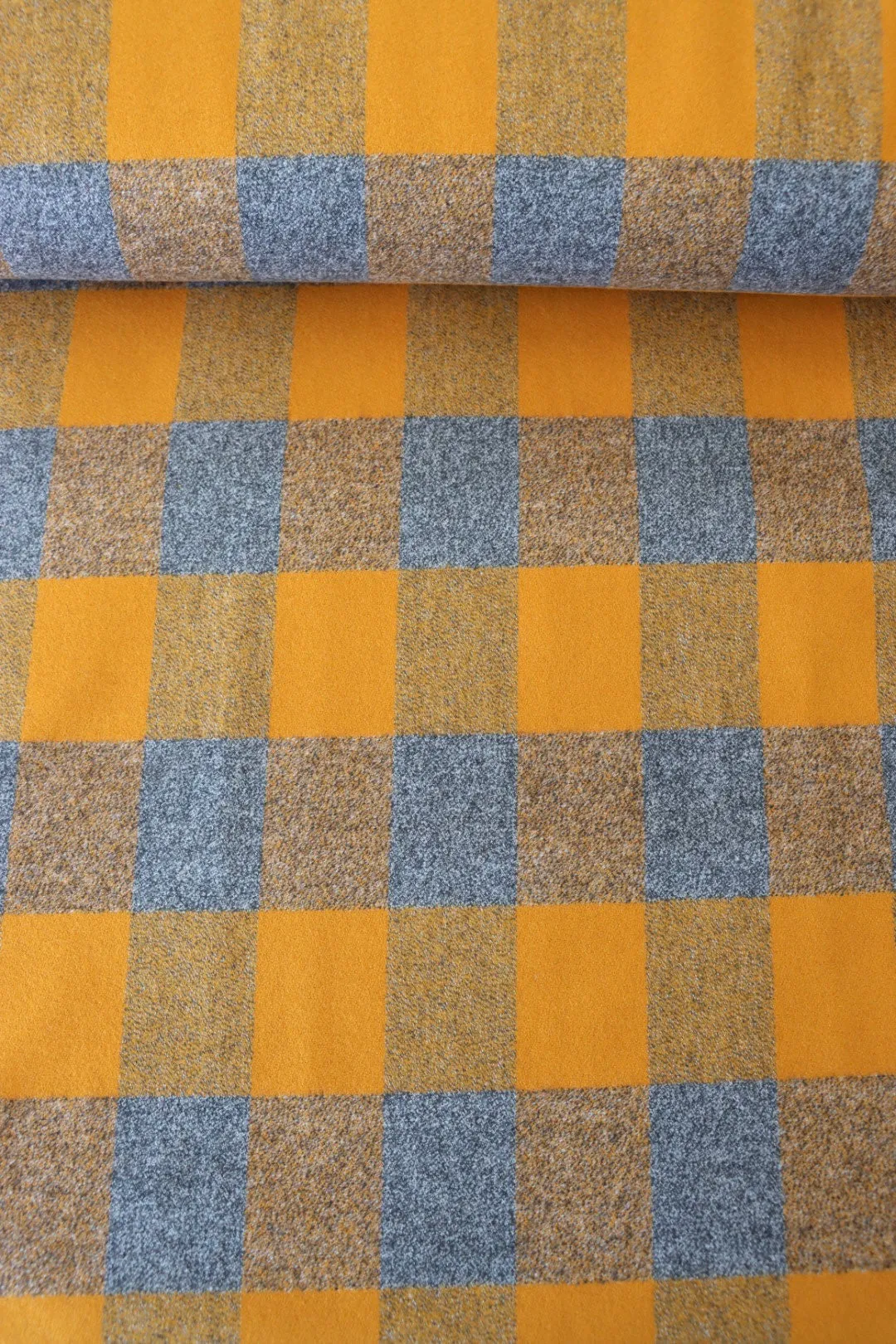 Gray/Gold Buffalo Check | Mammoth Flannel | Robert Kaufman