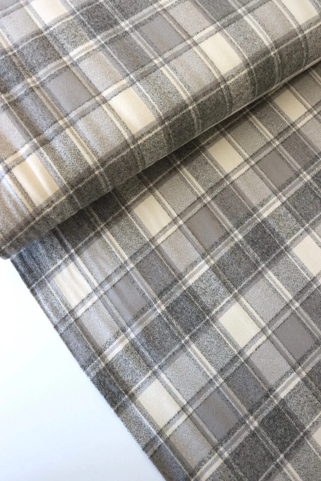 Iron/Ivory Plaid | Mammoth Flannel | Robert Kaufman