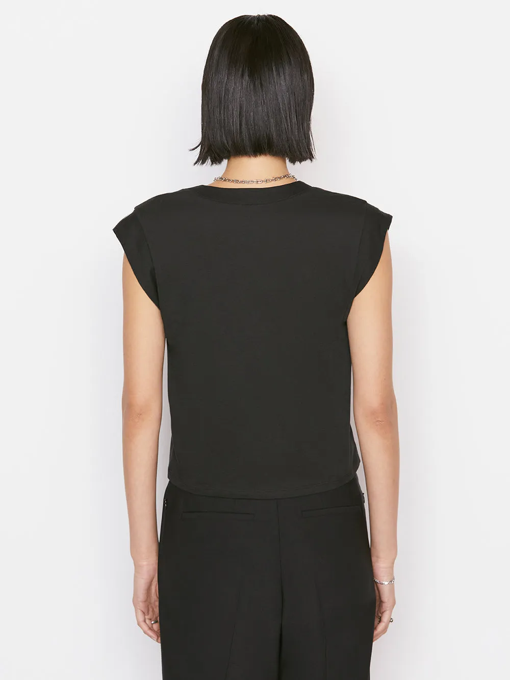 Le High Rise V Neck Tee -- Noir
