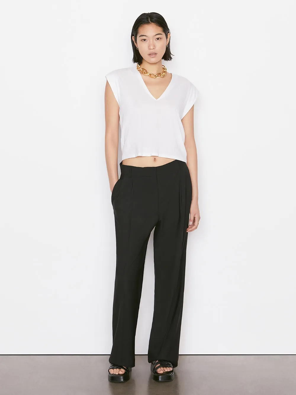 Le High Rise V Neck Tee