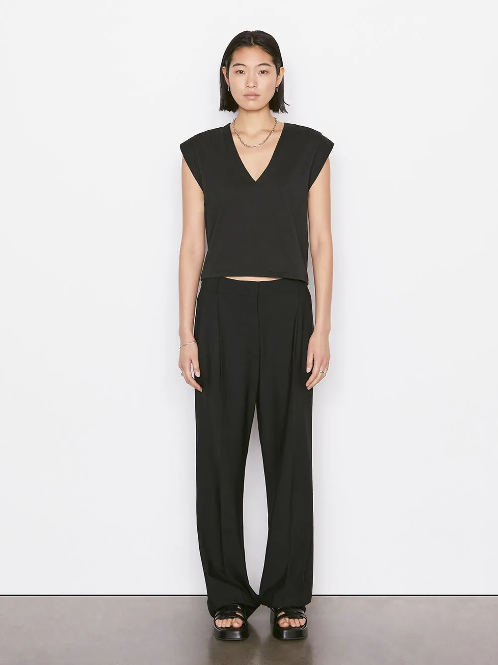 Le High Rise V Neck Tee