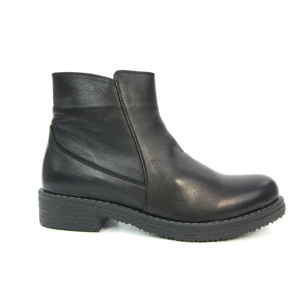 Lunar Ankle Boot in Leather with Zip Henni GLR001 BLACK