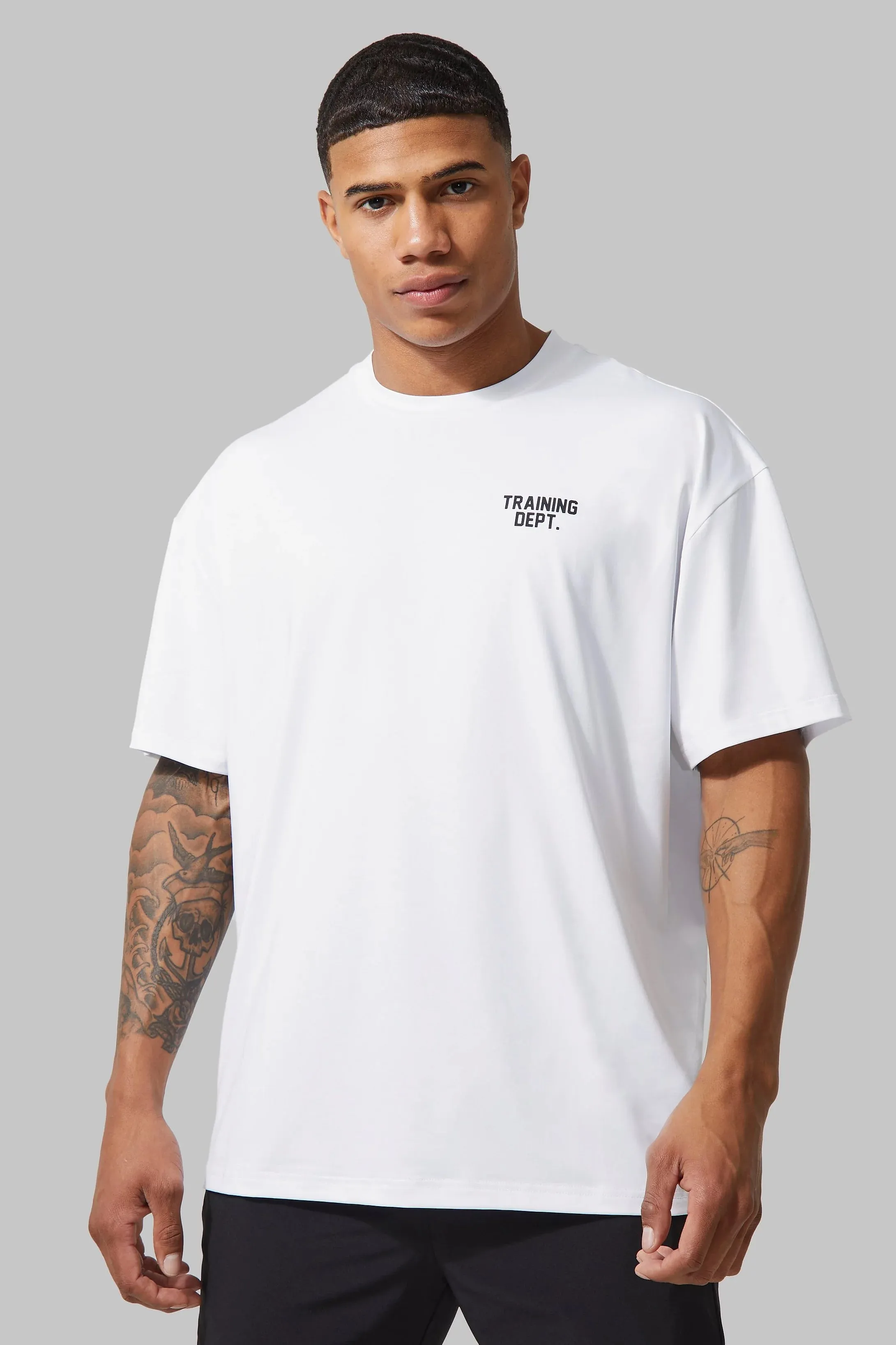 MAN ACTIVE TRAINING DEPT PERFORMANCE OVERSIZED T SHIRT -WHITE