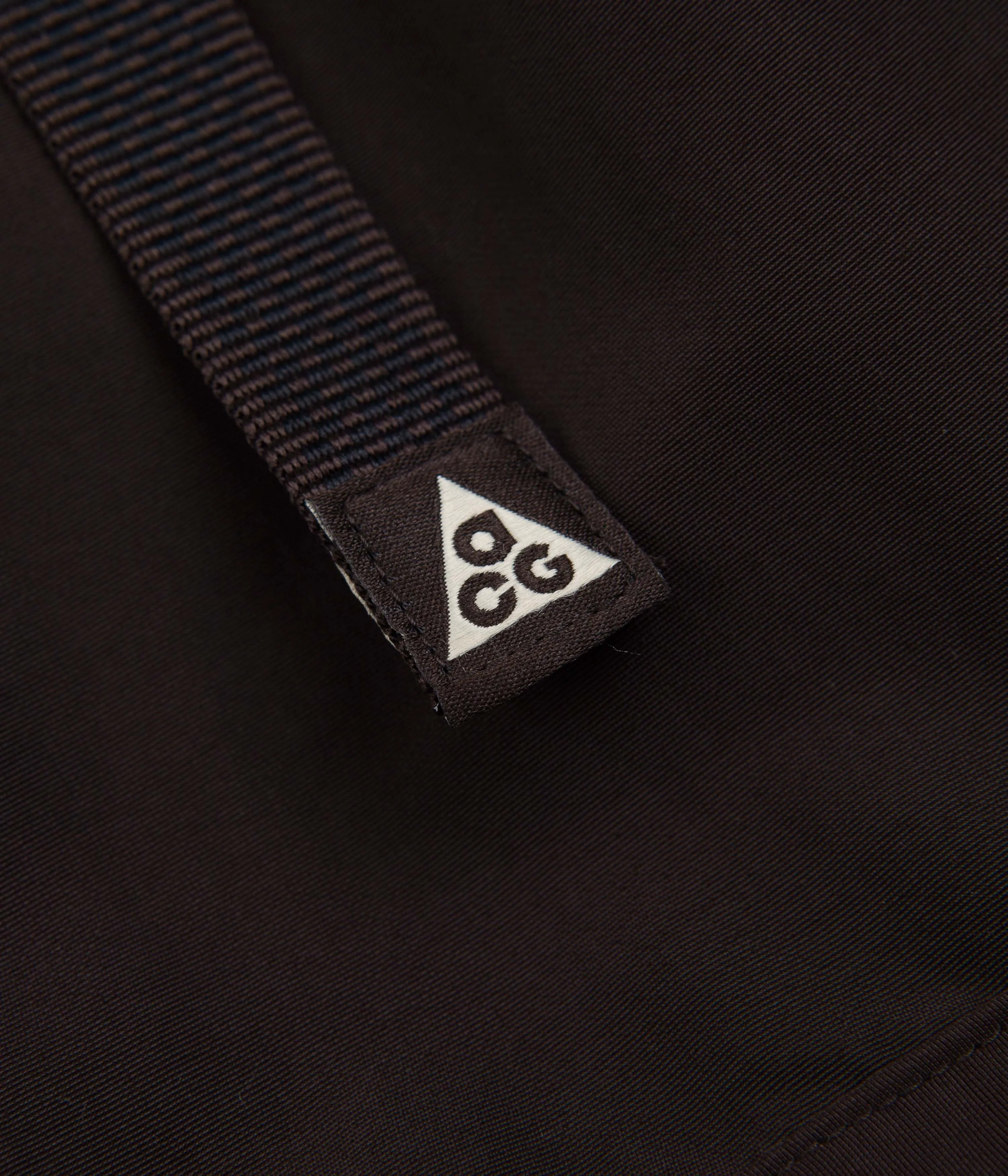 Nike ACG Snowgrass Cargo Shorts - Velvet Brown / Black / Sanddrift