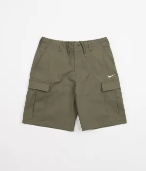Nike SB Cargo Shorts - Medium Olive / White