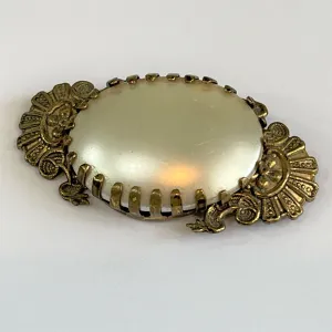 Pearlized Vintage Brooch