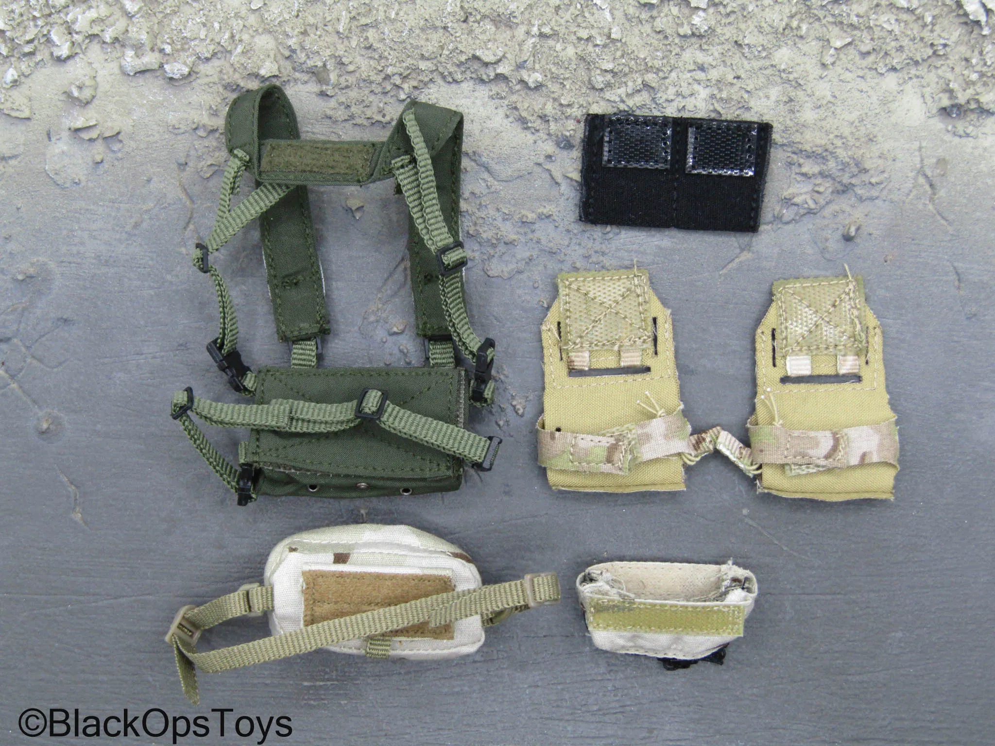 PMC Field RECCE - Green Chest Rig w/3C Desert Pouches