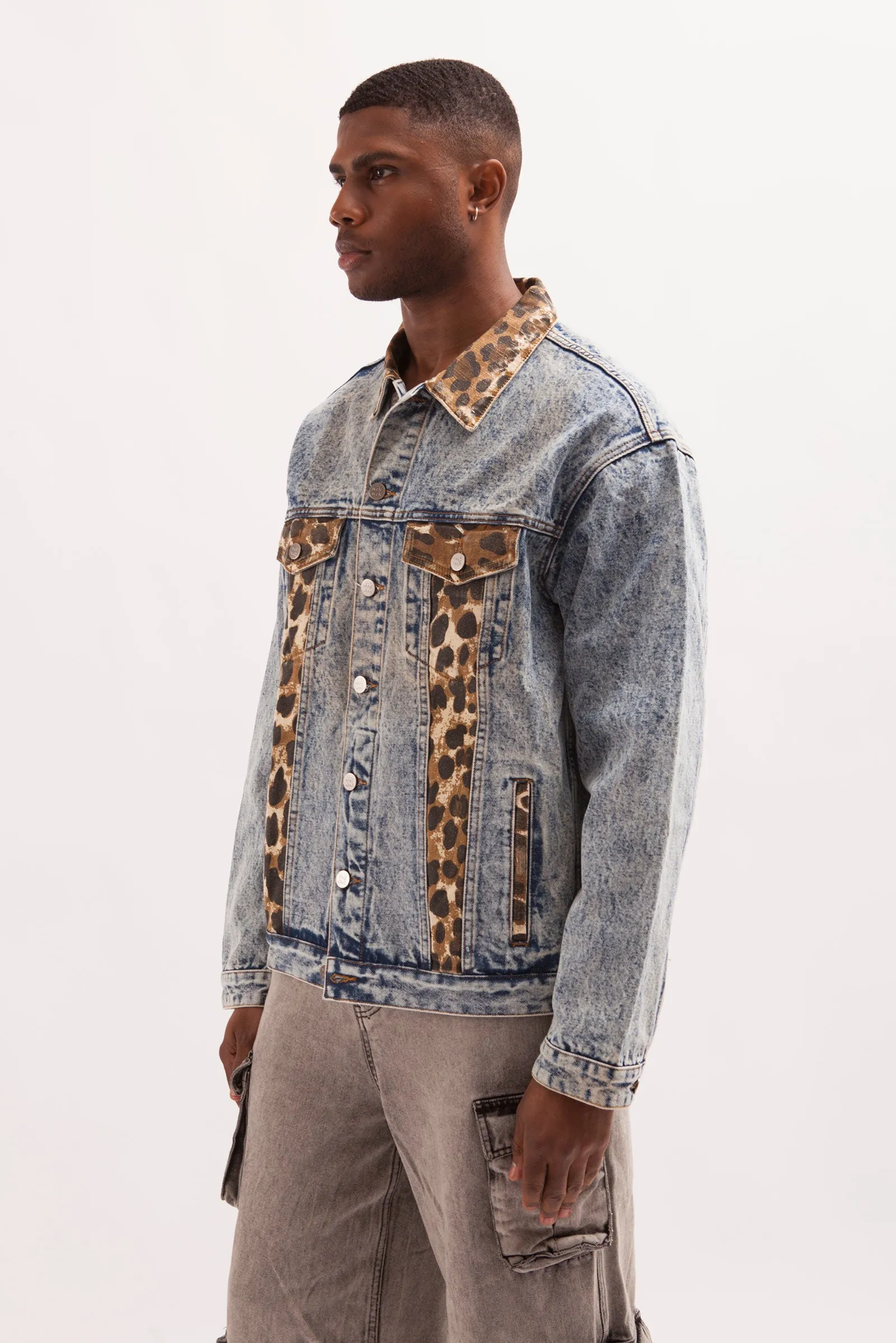 PSYCHO LOVER- VINTAGE WASH OVERSIZED DENIM TRUCKER JACKET WITH LEOPARD PRINTED PANNELS