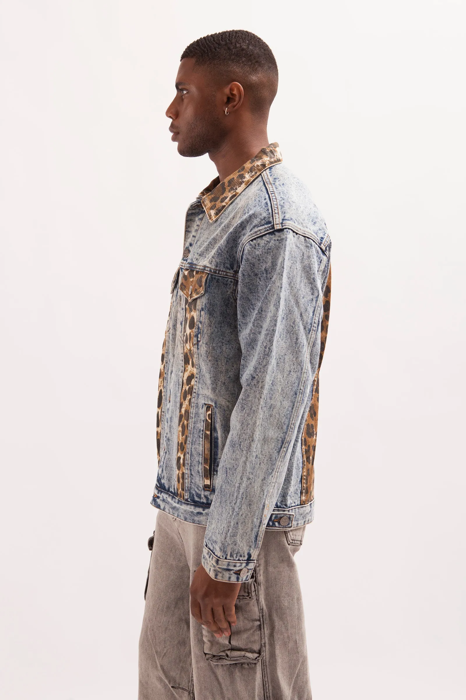 PSYCHO LOVER- VINTAGE WASH OVERSIZED DENIM TRUCKER JACKET WITH LEOPARD PRINTED PANNELS