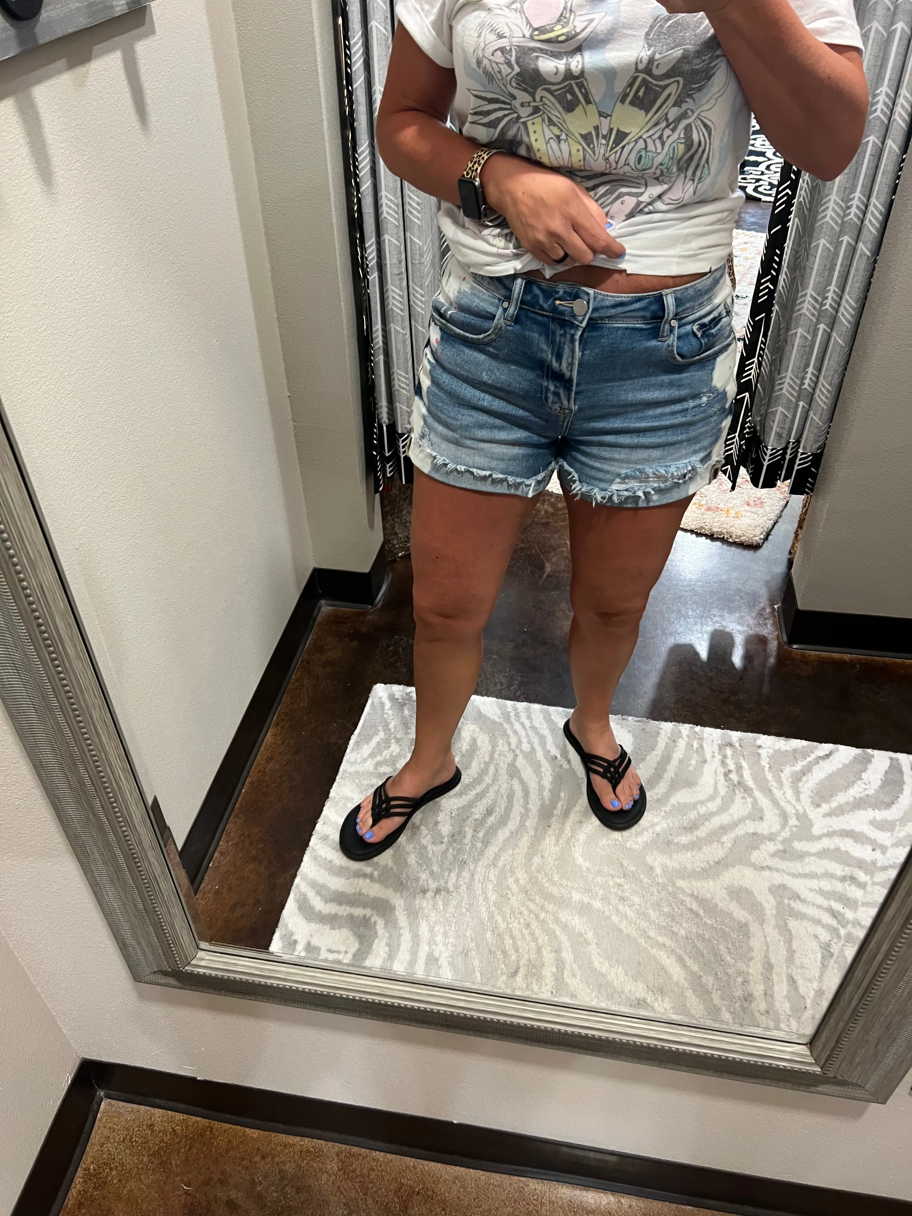 RISEN Mid Rise Bleached Short