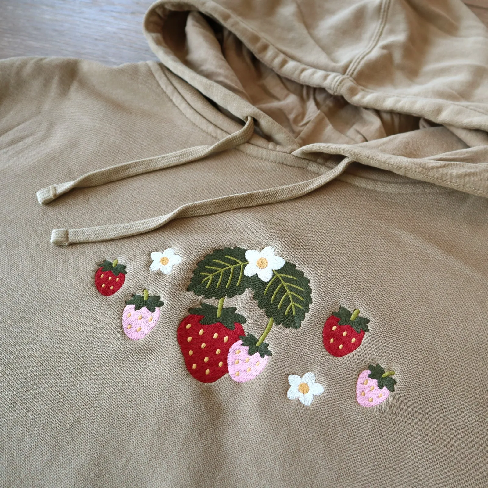 Sandstone "Strawberry" Embroidered Sweatshirt