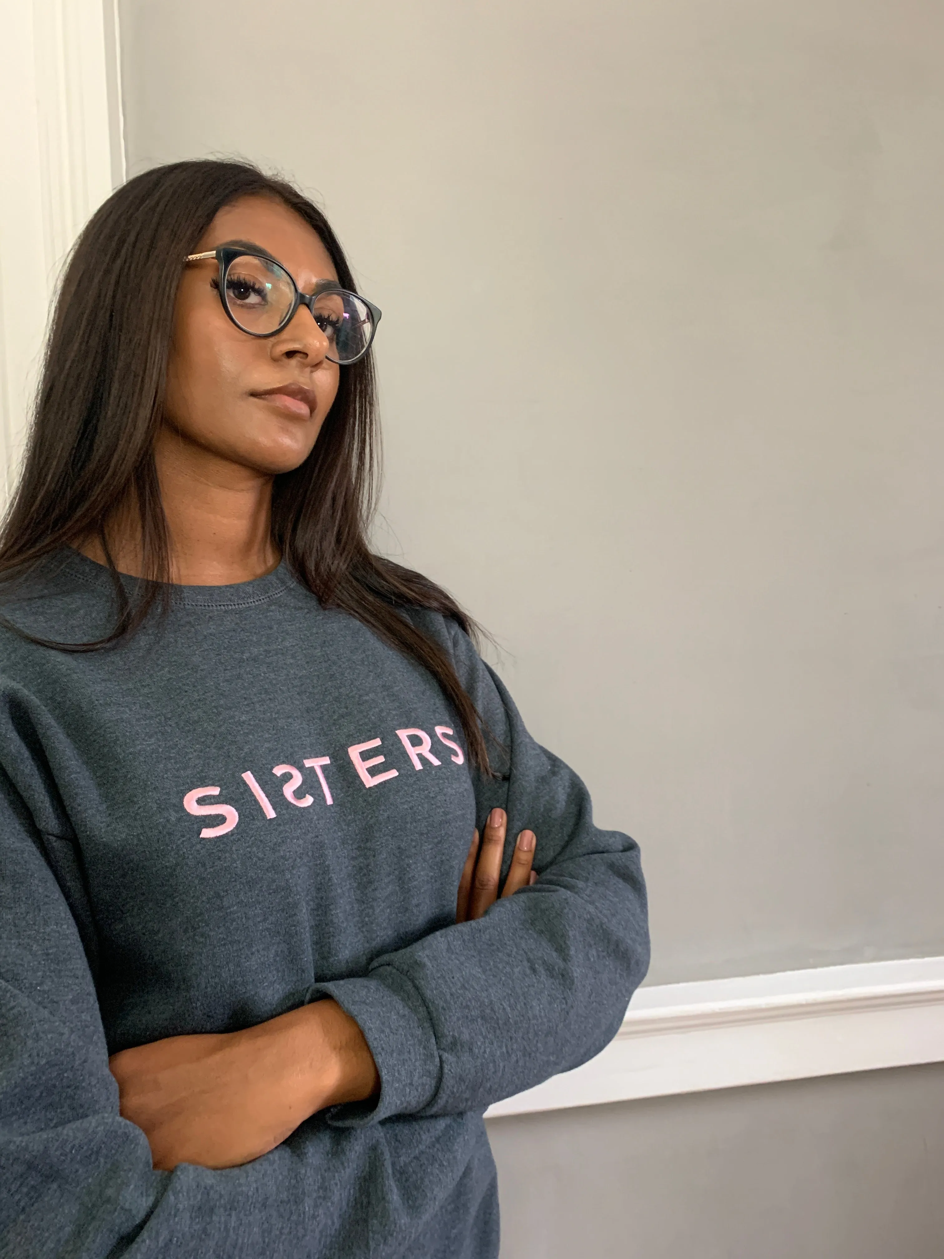 SISTERS embroidered sweatshirts Medium