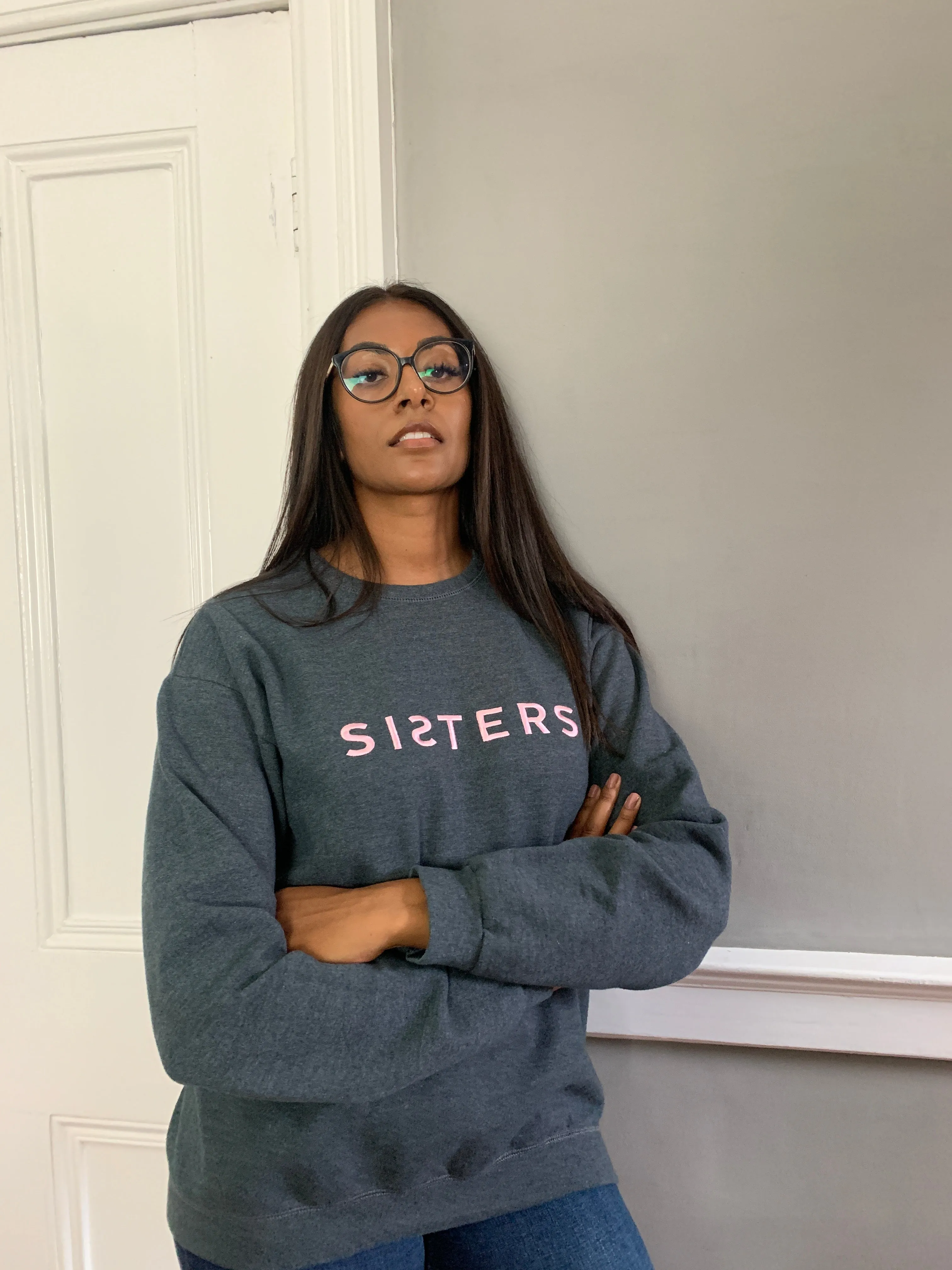 SISTERS embroidered sweatshirts Medium