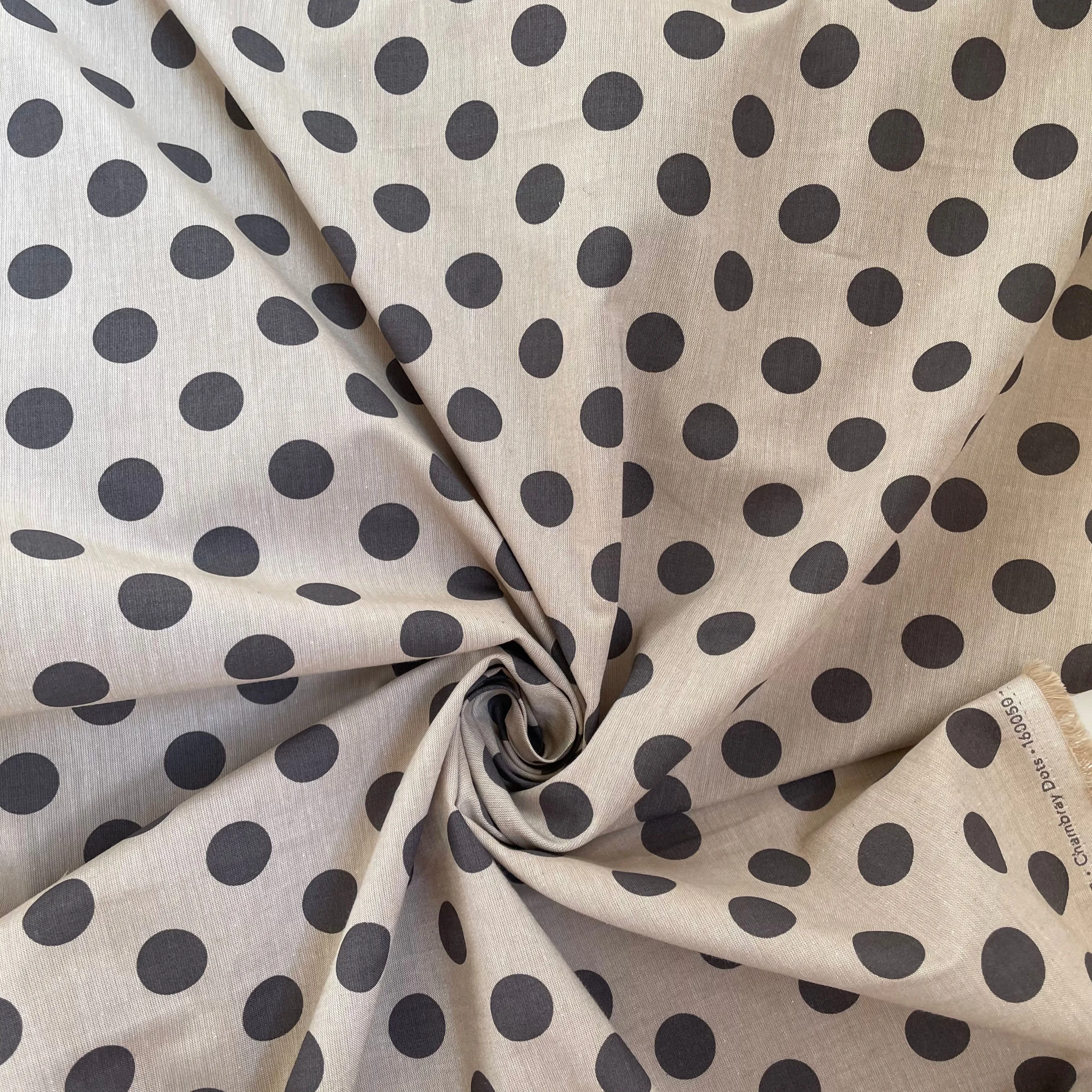 Tilda Fabrics : Chambray Dots - Charcoal