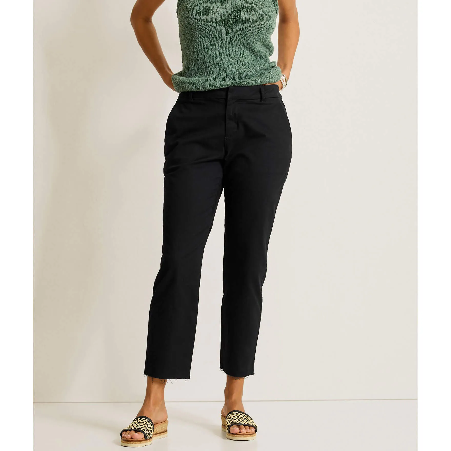 Tommy Bahama Women's Raw Edge Crop Chino Pants - Black
