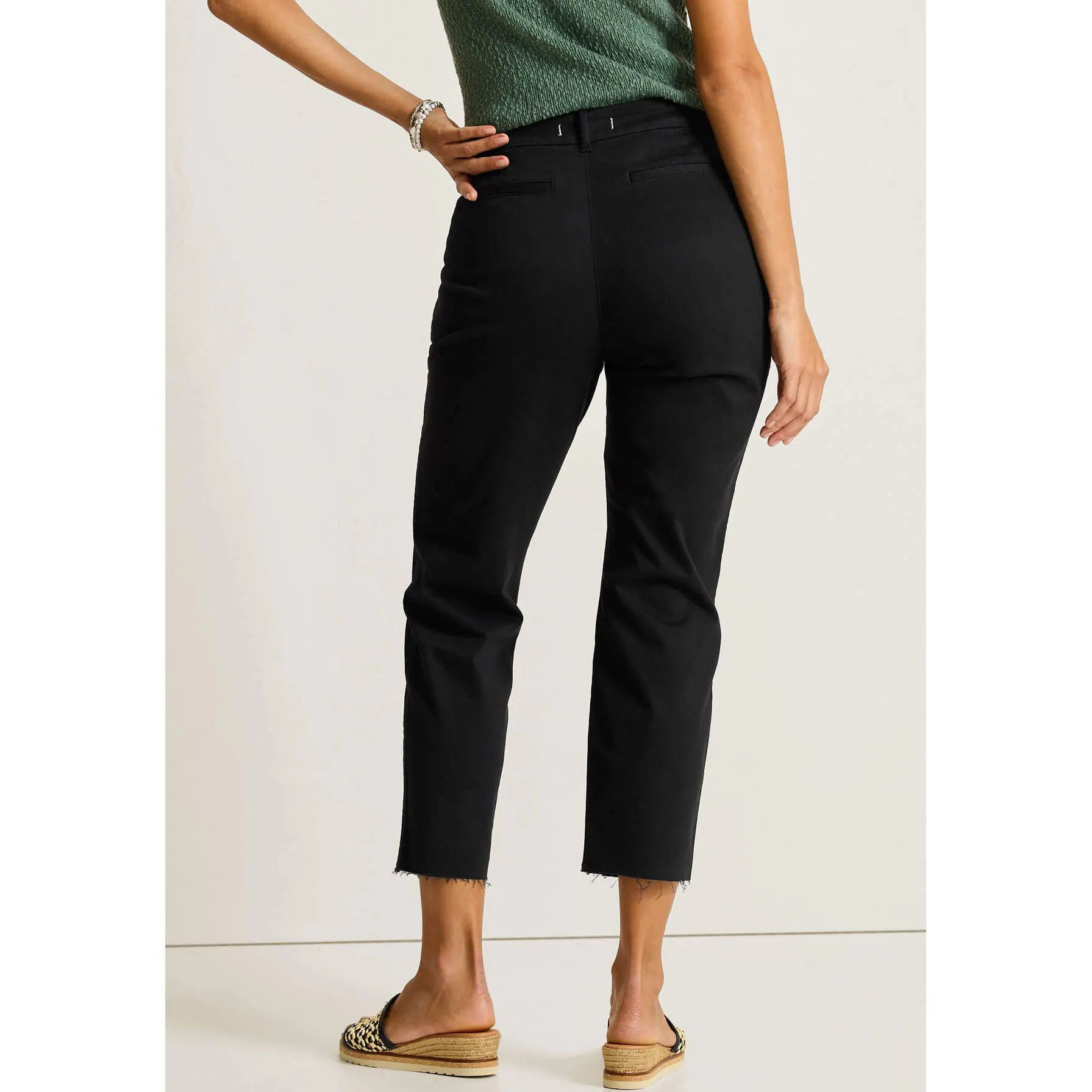 Tommy Bahama Women's Raw Edge Crop Chino Pants - Black