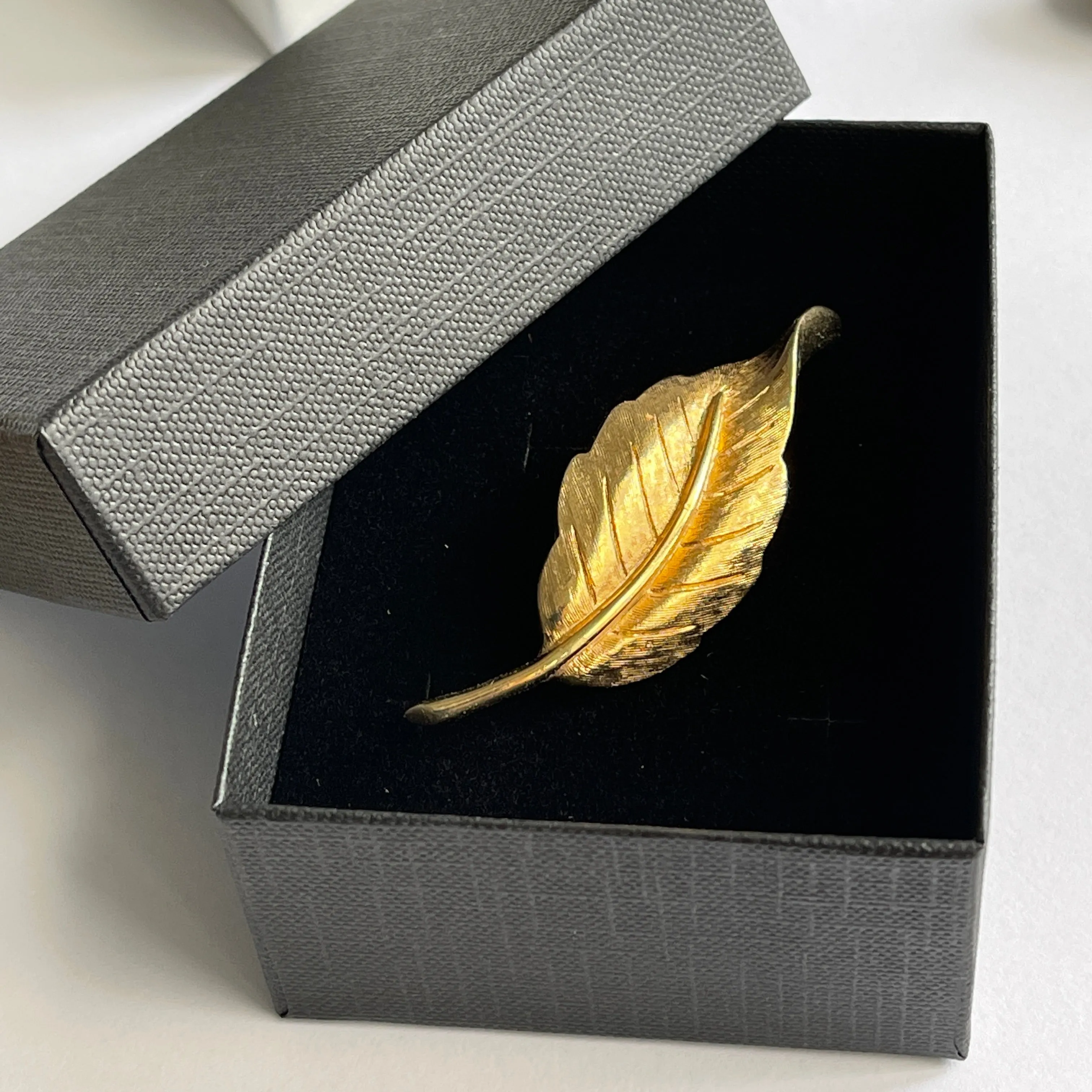 Vintage Avon Leaf Brooch