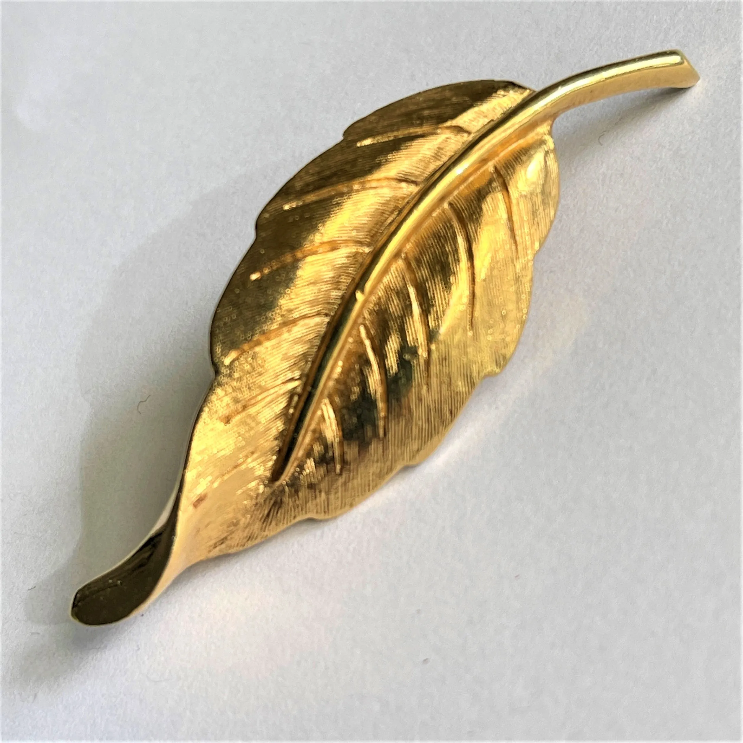 Vintage Avon Leaf Brooch