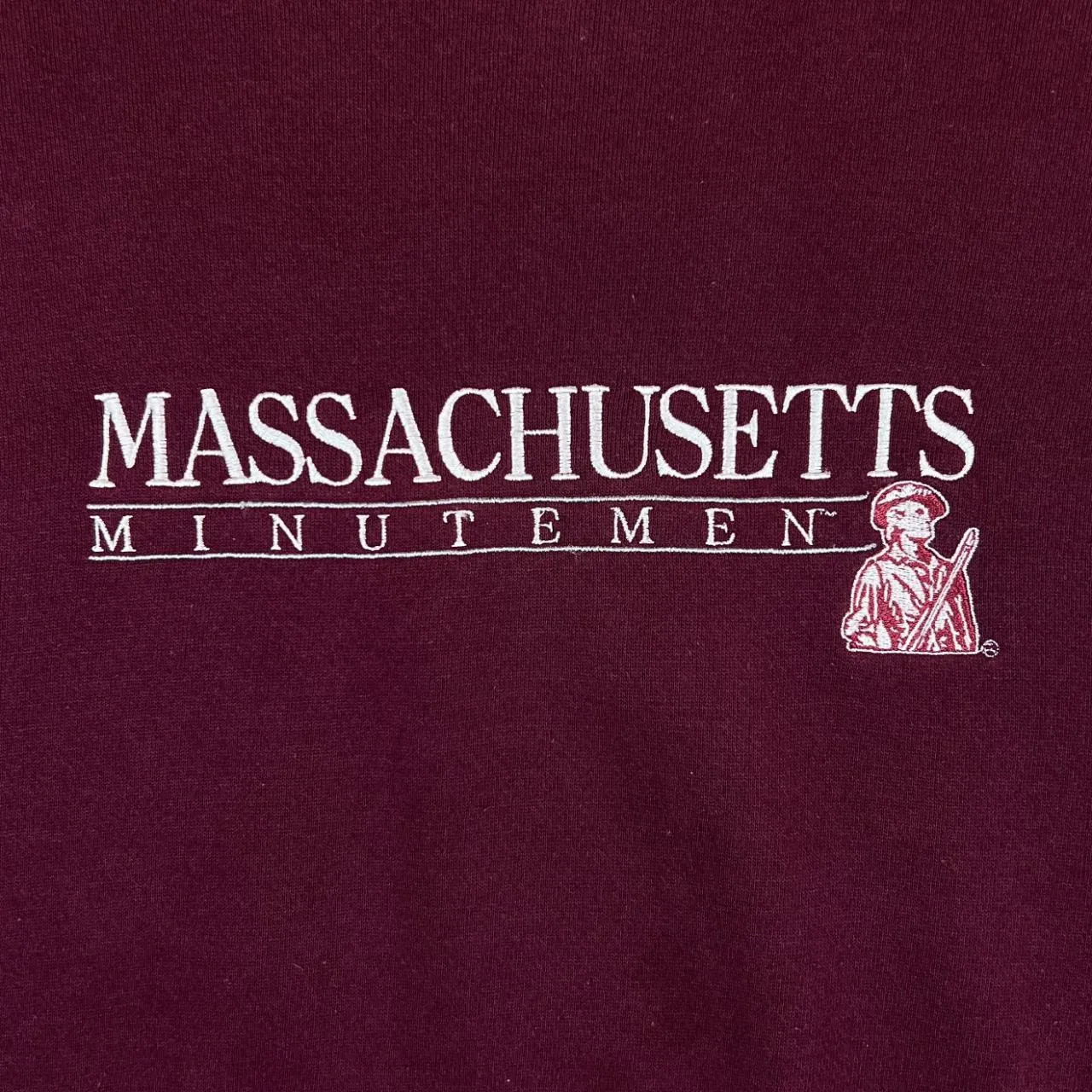 Vintage MASSACHUSETTS MINUTEMEN Embroidered College Spellout Crewneck Sweatshirt