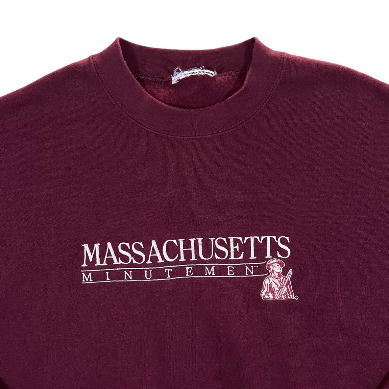 Vintage MASSACHUSETTS MINUTEMEN Embroidered College Spellout Crewneck Sweatshirt