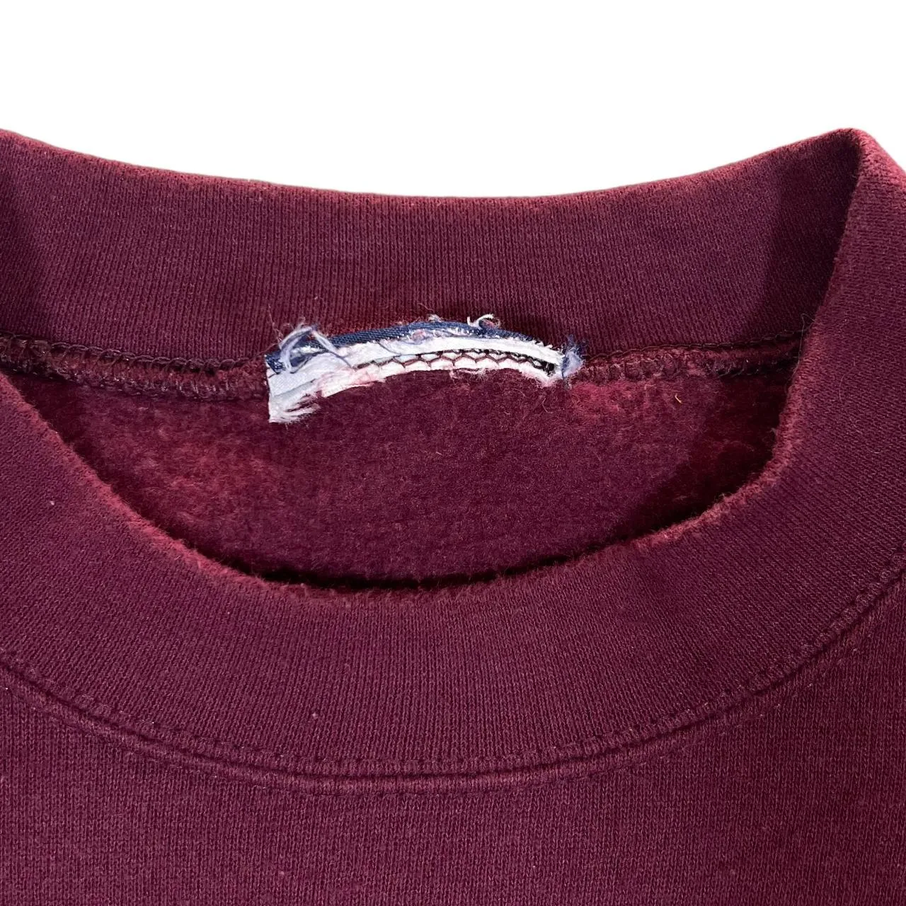 Vintage MASSACHUSETTS MINUTEMEN Embroidered College Spellout Crewneck Sweatshirt