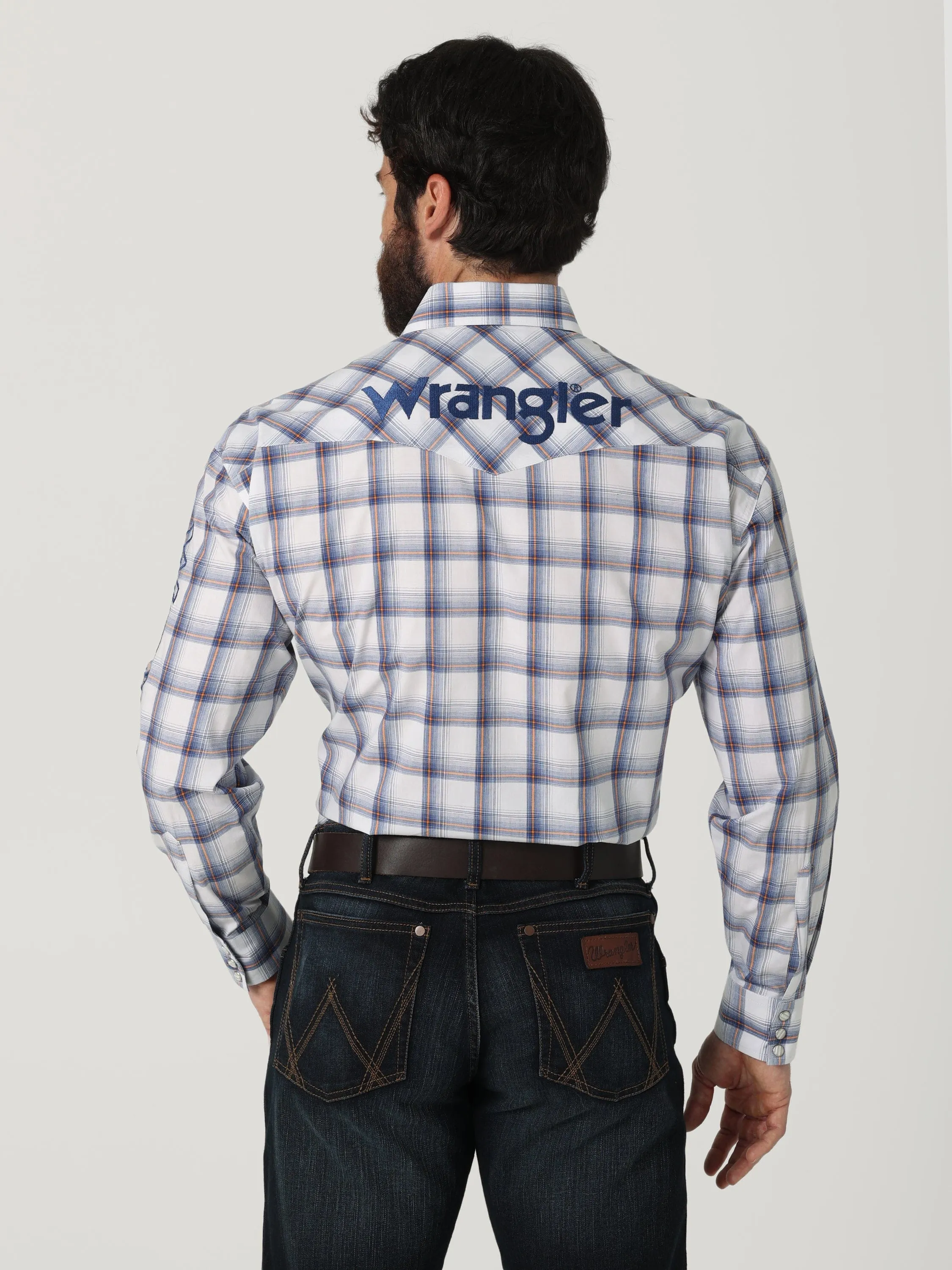 Wrangler Men's Logo Long Sleeve Western Plaid Shirt 112317123